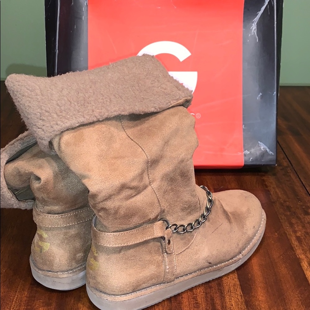 Guess boots